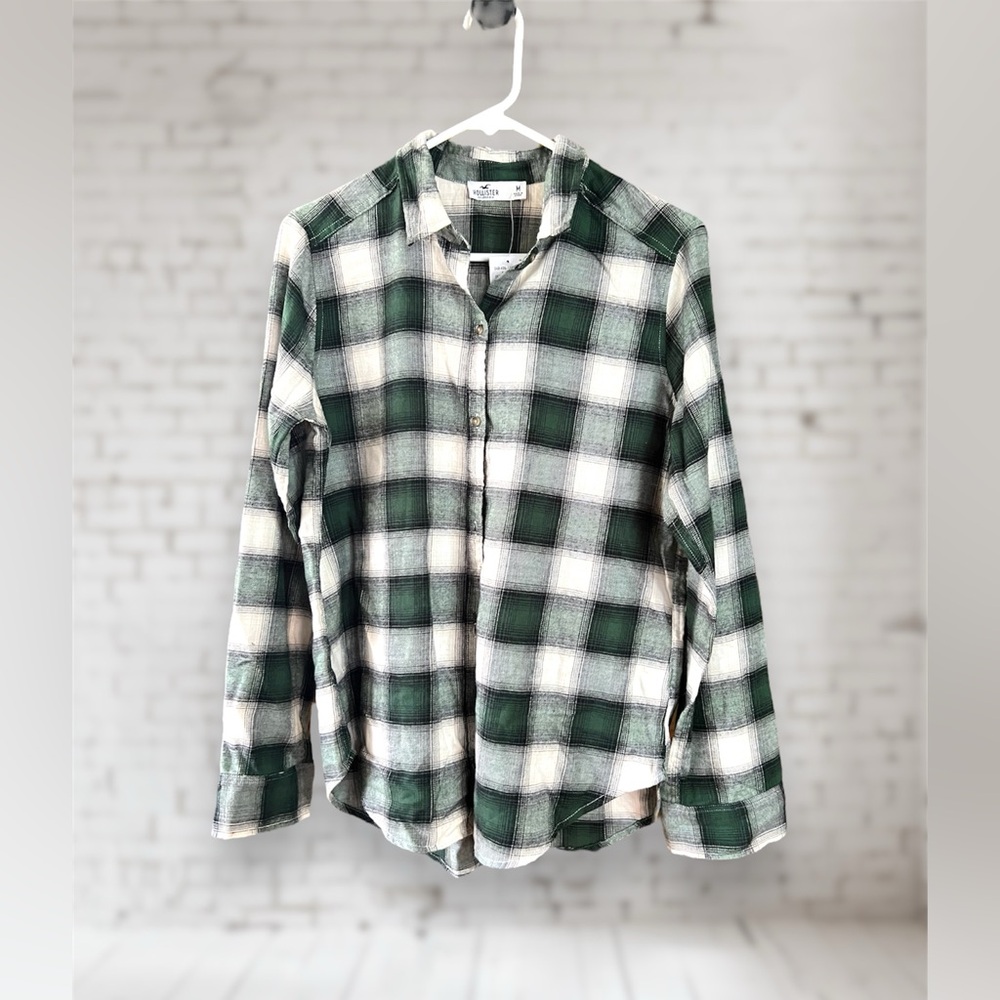 Hollister women’s flannel. Size Medium. NWT